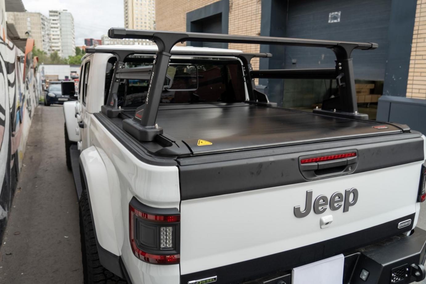 Электрическая крышка кузова на Jeep Gladiator