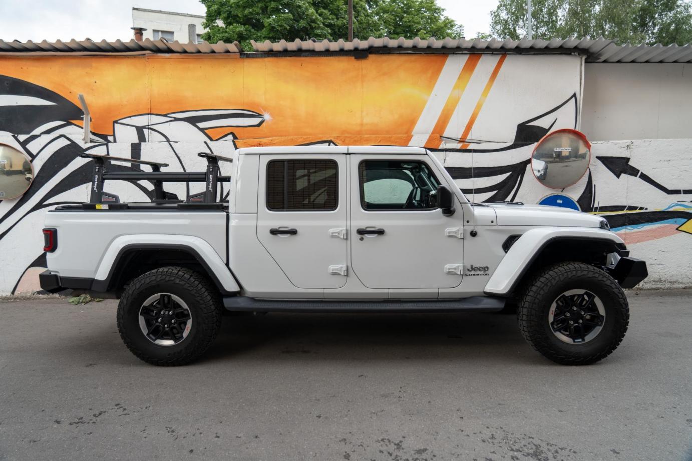 Электрическая крышка кузова на Jeep Gladiator