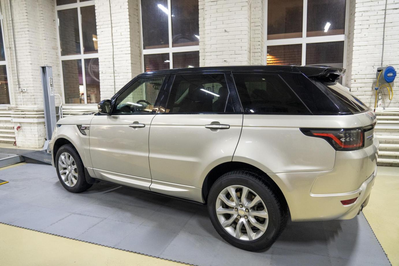 Range Rover Sport с электропорогами ATS Range Rover Sport с электропорогами ATS