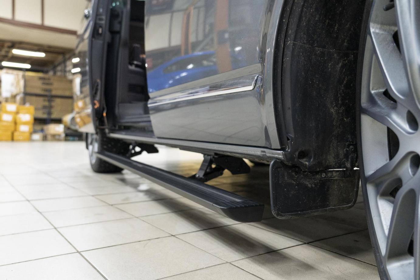 Volkswagen Multivan T6 установка выдвижных порогов ATS