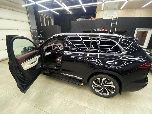 Выдвижные электрические пороги ATS на Geely KX11