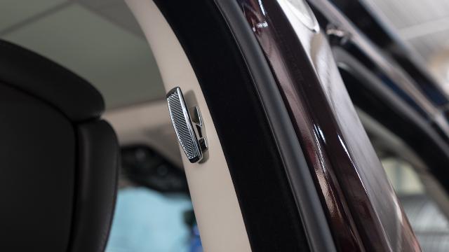 Установка выдвижных электропорогов ATS на Range Rover Vogue 2017