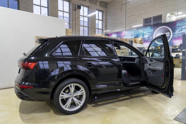 Выдвижные электрические пороги ATS на Audi Q7 2019 - 2022