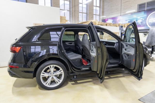 Выдвижные электрические пороги ATS на Audi Q7 2019 - 2022