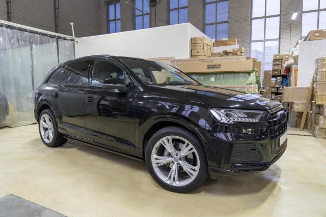 Выдвижные электрические пороги ATS на Audi Q7 2019 - 2022