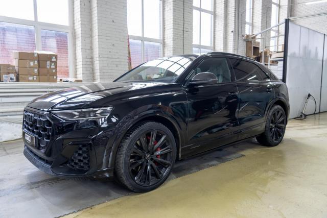 Выдвижные электрические пороги ATS на Audi Q8