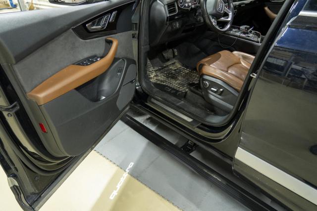 Выдвижные электрические пороги ATS на  Audi Q7 2015 - 2019