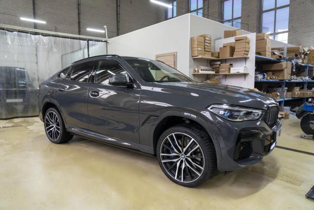 Выдвижные электрические пороги ATS на BMW X6 G06