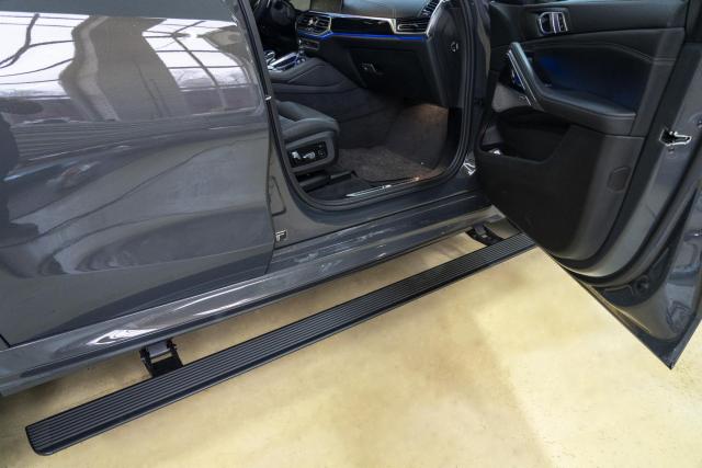 Выдвижные электрические пороги ATS на BMW X6 G06