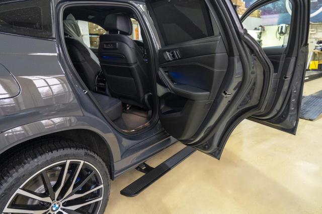 Выдвижные электрические пороги ATS на BMW X6 G06