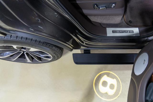 Выдвижные электрические пороги ATS на Bentley Bentayga