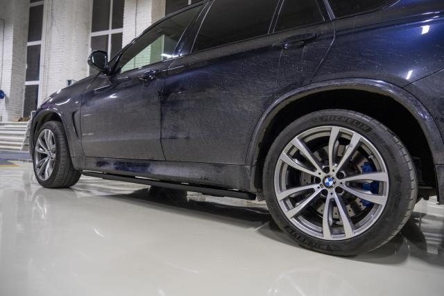 Выдвижные электрические пороги ATS на BMW X5 F15
