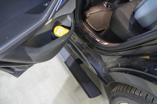 Выдвижные электрические пороги ATS на BMW X6 G06