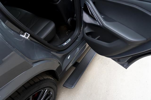 Выдвижные электрические пороги ATS на BMW X6 G06 Рестайлинг