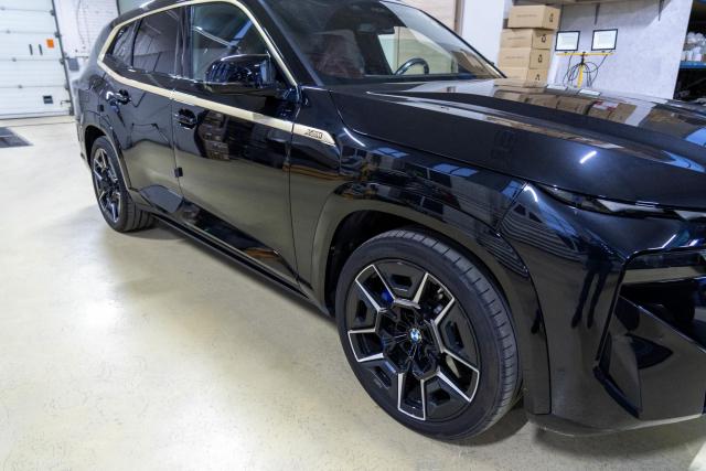 Выдвижные электрические пороги ATS на BMW XM