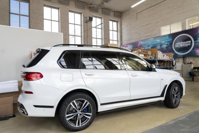 Выдвижные электрические пороги ATS на BMW X7 G07
