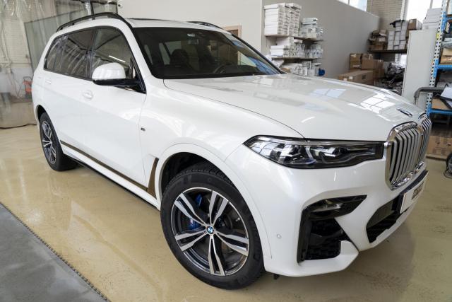 Выдвижные электрические пороги ATS на BMW X7 G07