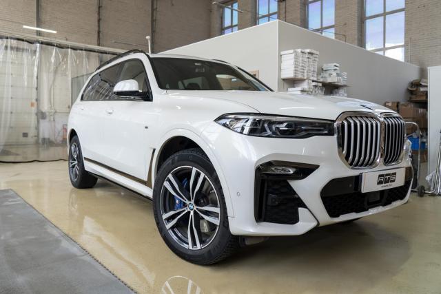Выдвижные электрические пороги ATS на BMW X7 G07
