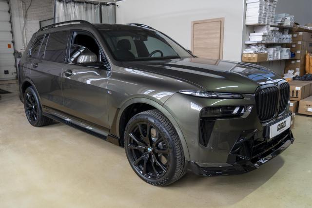 Выдвижные электрические пороги ATS на BMW X7 I (G07) Рестайлинг