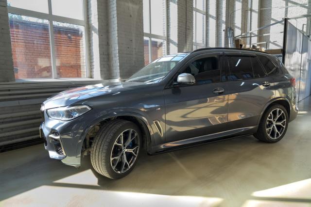 Выдвижные электрические пороги ATS на BMW X5 G05