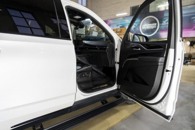 Установка выдвижных электропорогов ATS на Cadillac Escalade V