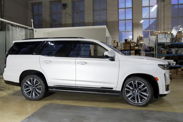 Установка выдвижных электропорогов ATS на Cadillac Escalade V