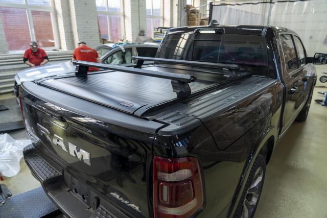 Электрическая крышка кузова Bestwyll на RAM 1500