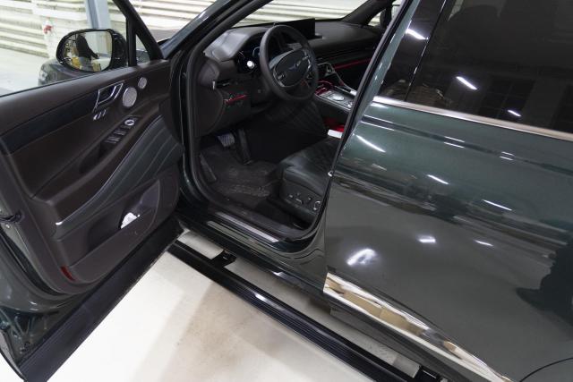Выдвижные электрические пороги ATS на Genesis GV80