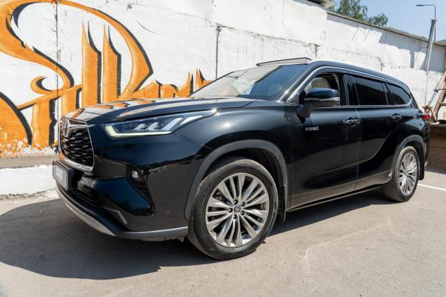 Выдвижные электрические пороги ATS на Toyota Highlander