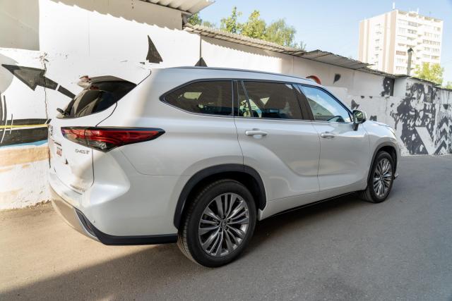 Выдвижные электрические пороги ATS на Toyota Highlander