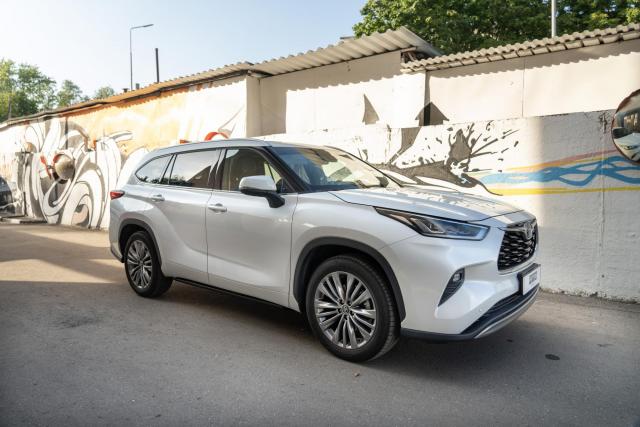 Выдвижные электрические пороги ATS на Toyota Highlander