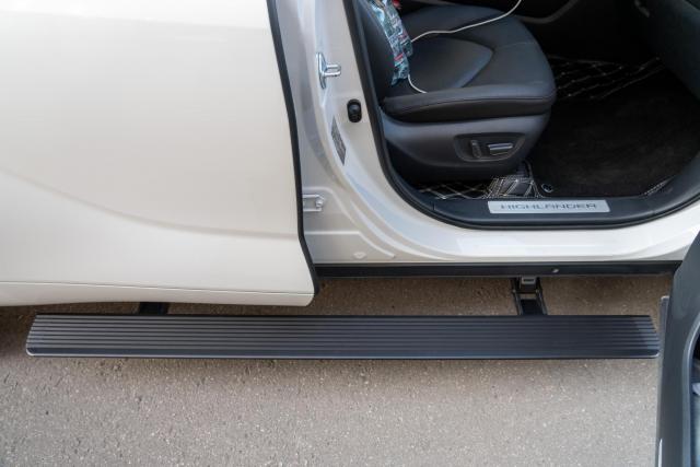 Выдвижные электрические пороги ATS на Toyota Highlander