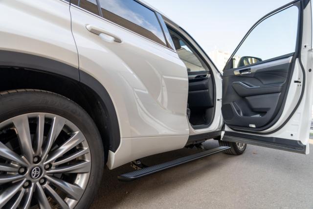 Выдвижные электрические пороги ATS на Toyota Highlander