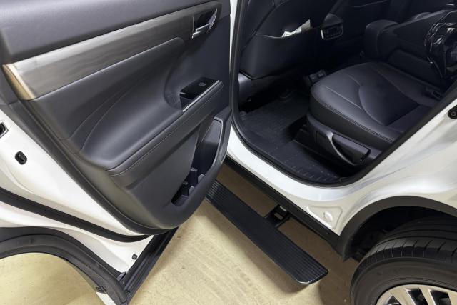 Выдвижные электрические пороги ATS на Toyota Highlander