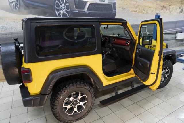 Установка выдвижных электропорогов ATS на Jeep Wrangler 3d