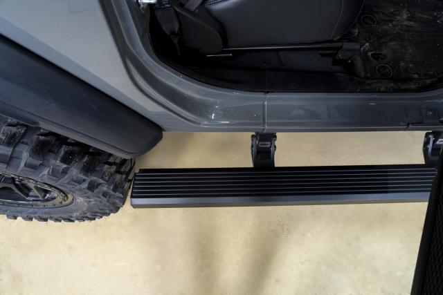 Установка выдвижных электропорогов ATS на Jeep Wrangler 3d