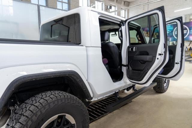 Выдвижные электрические пороги ATS на Jeep Gladiator