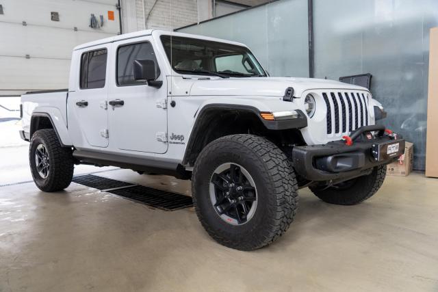Выдвижные электрические пороги ATS на Jeep Gladiator