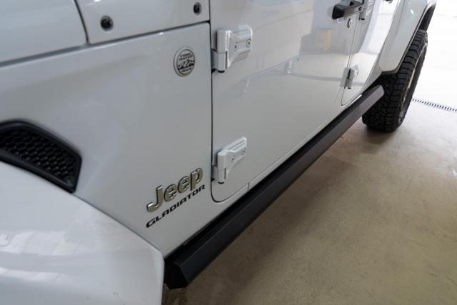 Выдвижные электрические пороги ATS на Jeep Gladiator