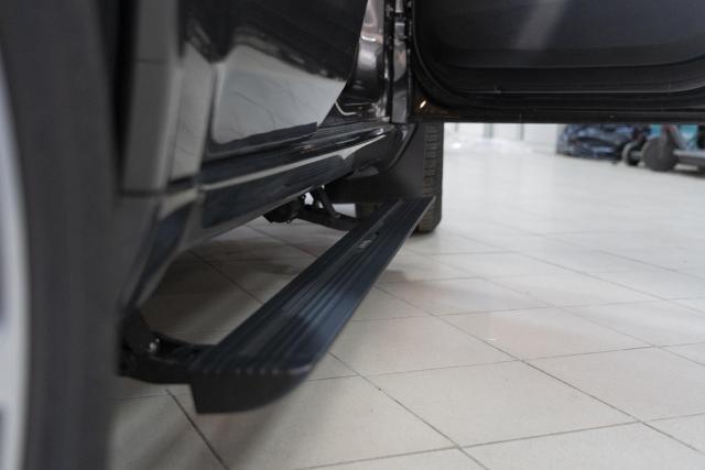 Выдвижные электрические пороги ATS на Jeep Grand Cherokee