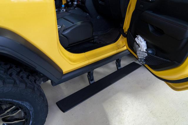 Установка выдвижных электропорогов ATS на Jeep Wrangler 3d