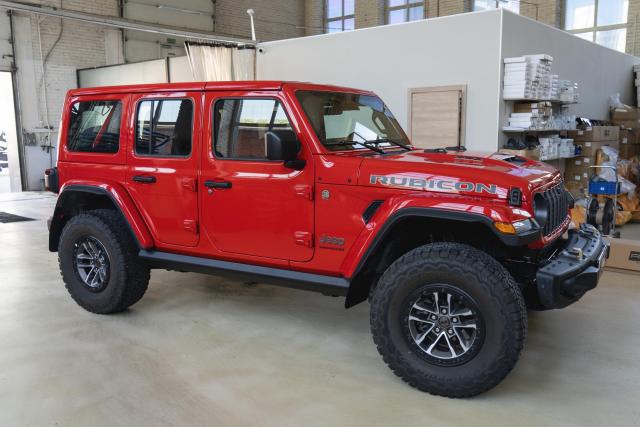 Установка выдвижных электропорогов ATS на Jeep Wrangler