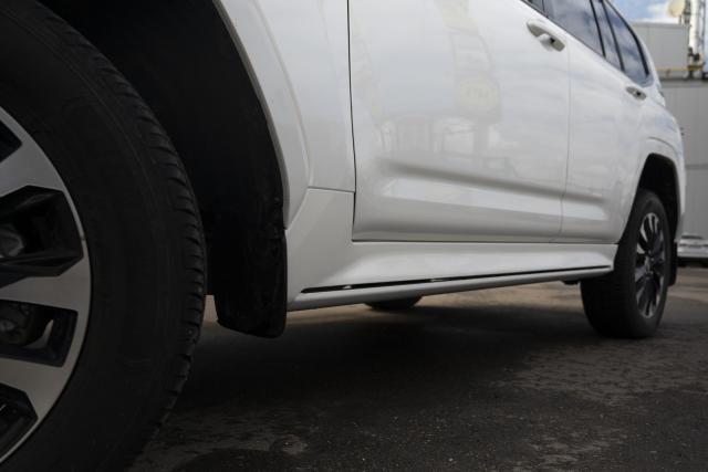 Выдвижные электрические пороги ATS на Toyota Land Cruiser 300