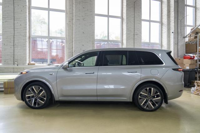 Выдвижные электрические пороги ATS на Lixiang (Li Auto) L9