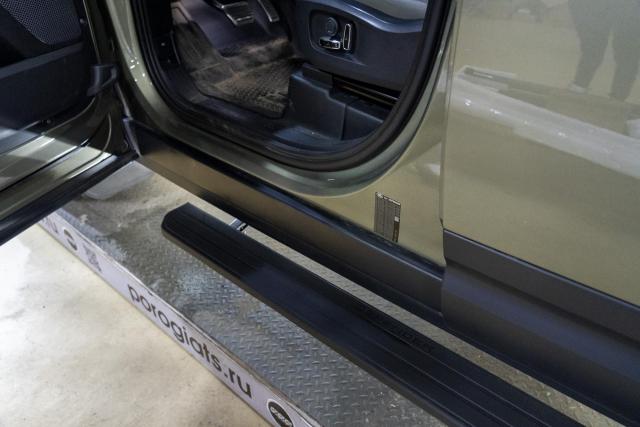 Выдвижные электропороги ATS под оригинал на Land Rover Defender