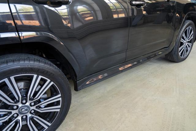 Выдвижные электрические пороги ATS на Lexus LX500