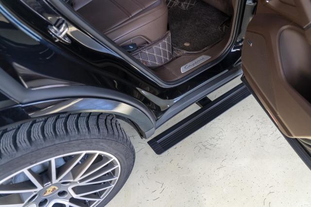 Выдвижные электрические пороги ATS на Porsche Cayenne III
