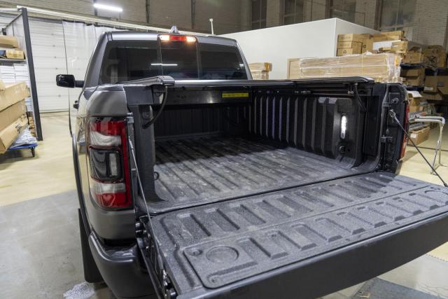 Электрическая крышка кузова Bestwyll на RAM 1500