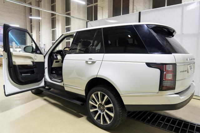 Установка выдвижных электропорогов ATS на Range Rover 2012-2017