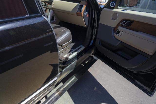 Установка выдвижных электропорогов ATS на Range Rover Vogue Long